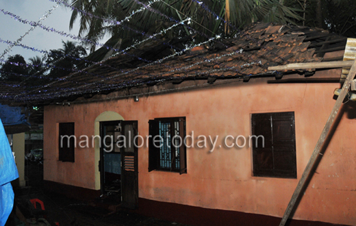 Fire gutted house in Yemmekere